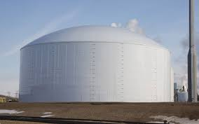 صورة تحتوي على أنواع  storage tanks، خصوصا خزانات ذات أسقف عائمة خارجية ذو شكل مقبب (Domed external floating roof storage tanks )